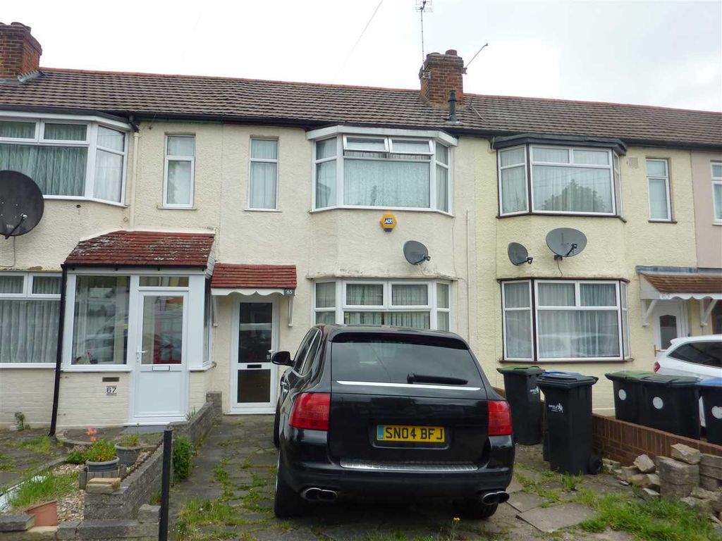 3 bed property to rent in Larmans Road, Enfield EN3, £1,850 pcm Zoopla