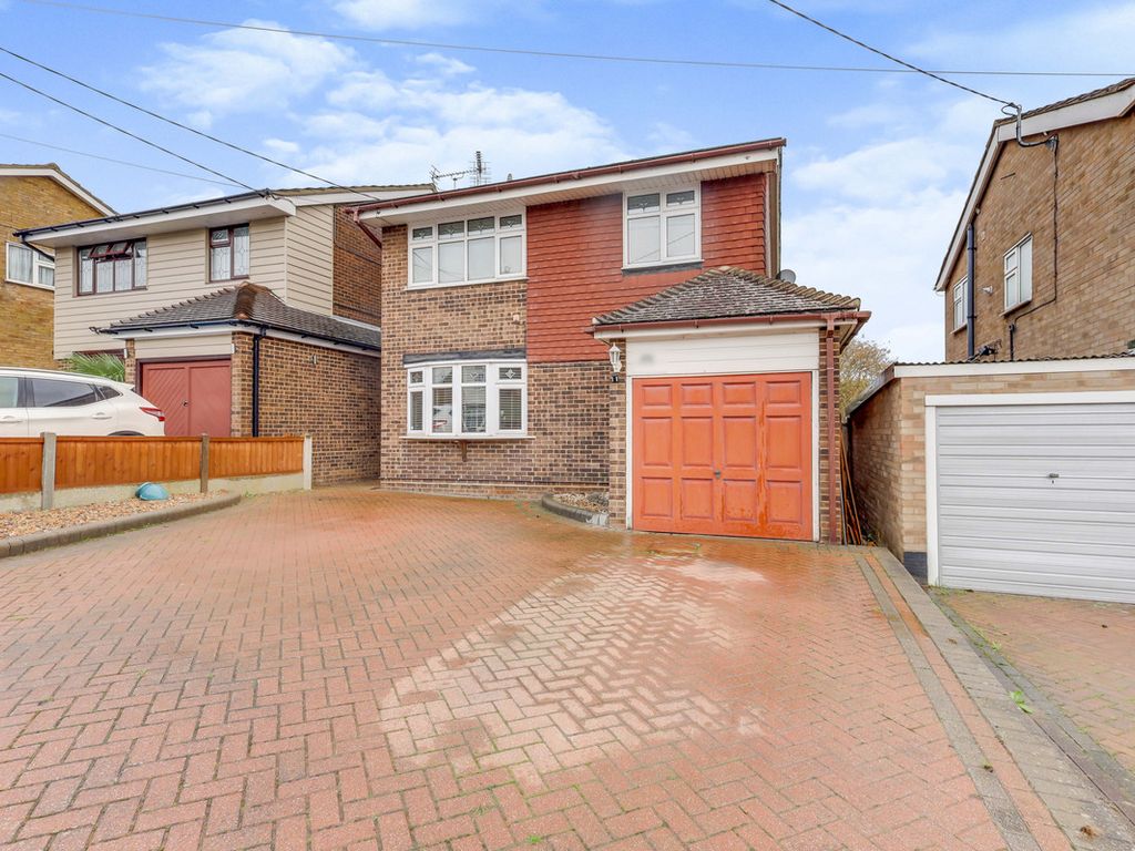 4 bed detached house for sale in Manor Road, Benfleet SS7 Zoopla