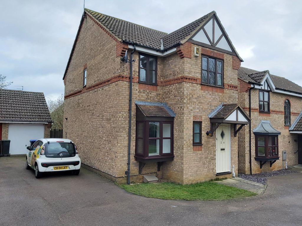 3 bed detached house to rent in Shackleton Drive, Daventry, Northants NN11, £1,100 pcm Zoopla
