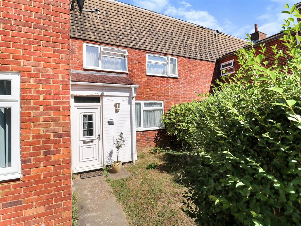 2 bed terraced house for sale in Woodcroft, Harlow CM18 Zoopla