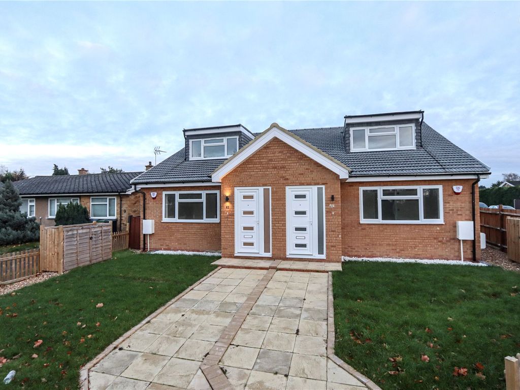 3 bed semidetached house for sale in High Road, Leavesden, Watford