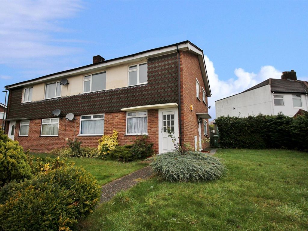 2 bed to rent in Millbrook Avenue, Welling, Kent DA16, £1,500 pcm Zoopla