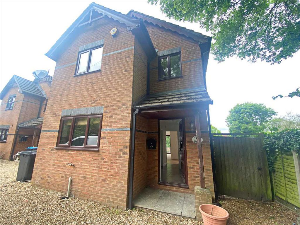 3 bed detached house to rent in Wimborne Road, Bournemouth BH11 Zoopla