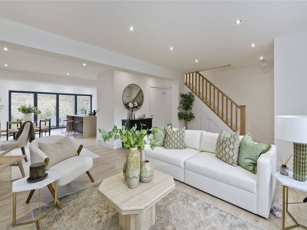 Avondale Park Gardens, Holland Park, London W11  