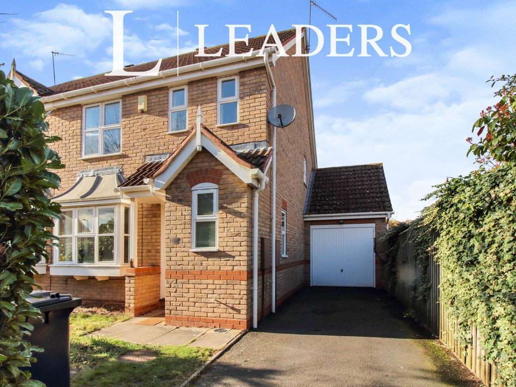 3 bed semidetached house to rent in Showell Grove, Droitwich WR9 Zoopla