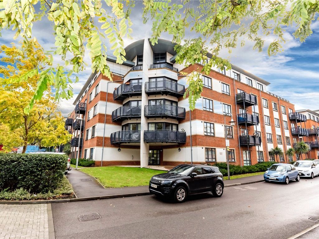 2 bed flat for sale in Kestrel Road, Farnborough, Hants GU14 Zoopla