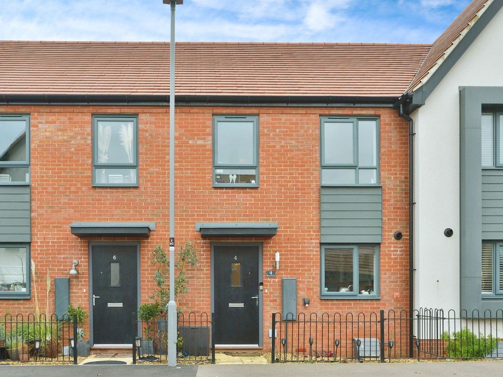 2 bed terraced house for sale in Brecknock Chase, Whitehouse, Milton