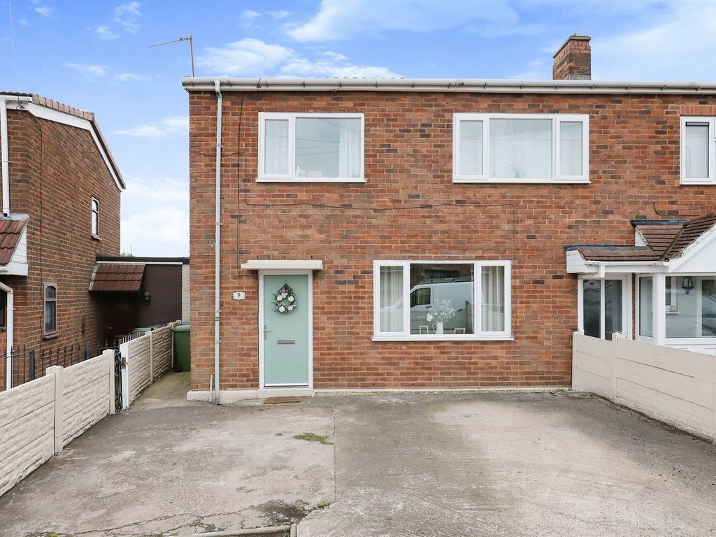 4 bed end terrace house for sale in Prince Charles Road, Bilston WV14