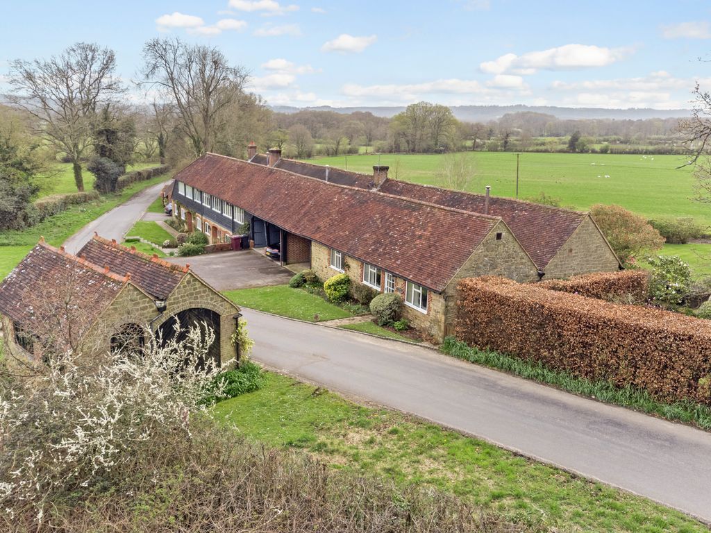 3 bed cottage for sale in Liphook GU30, £750,000 Zoopla