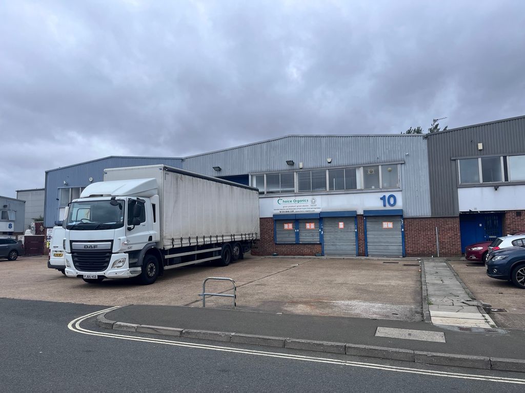 Industrial to let in Unit 10 Market Trading Estate, Hayes Road