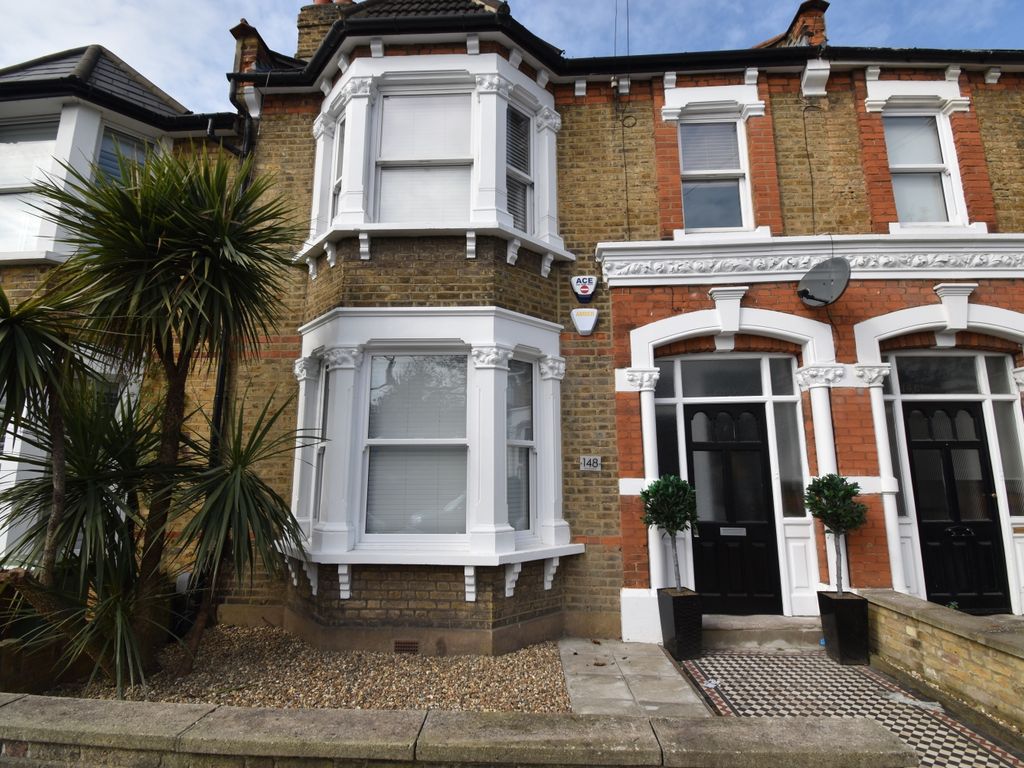 2 bed flat to rent in Manor Lane, London SE12 Zoopla