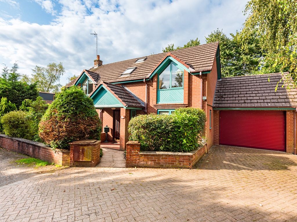 4 bed detached house for sale in Carlisle Road, Brampton CA8, £290,000