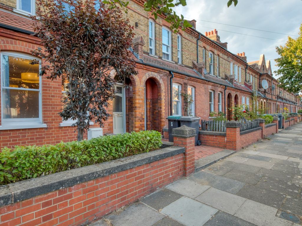 Gladstone Avenue, London N22  