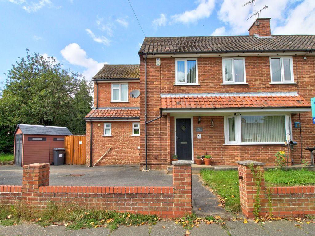 4 bed semidetached house for sale in Cardiff Avenue, Ipswich IP2, £