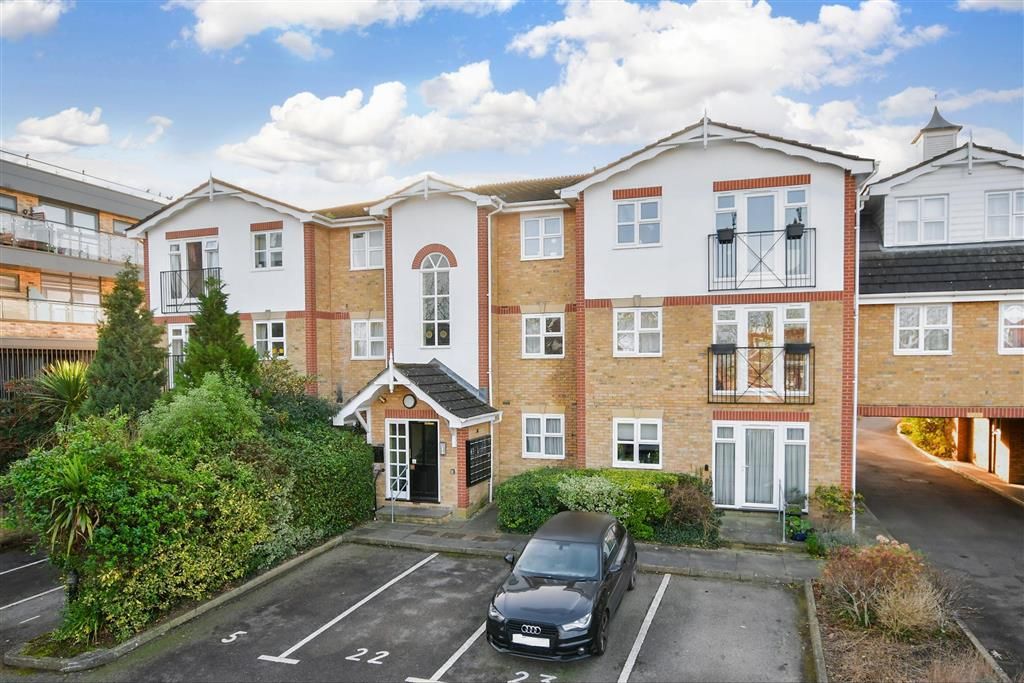 2 bed flat for sale in Springfield Road, Wallington, Surrey SM6, £