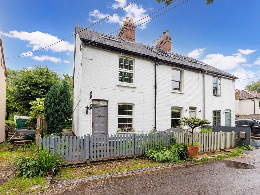 3 bed semidetached house for sale in Common Lane, Burnham SL1, £