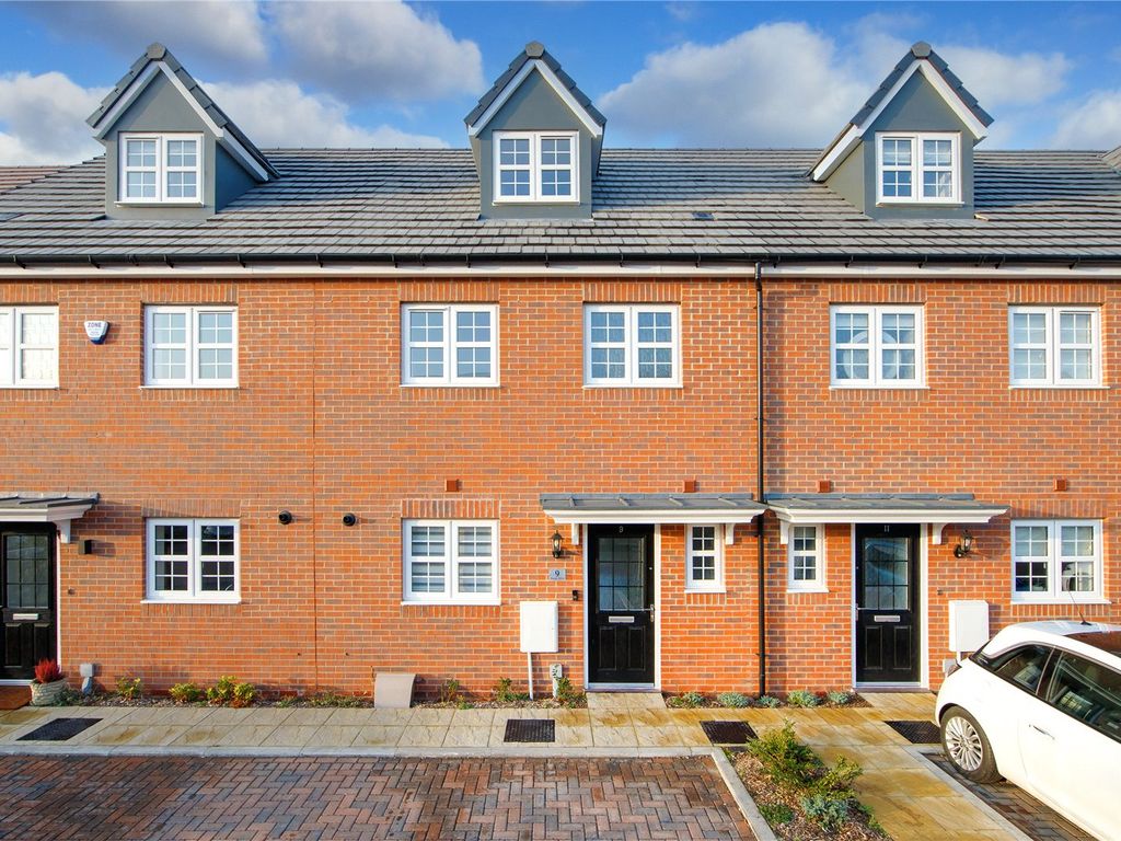 4 bed terraced house for sale in Baines Drive, Bricket Wood, St. Albans