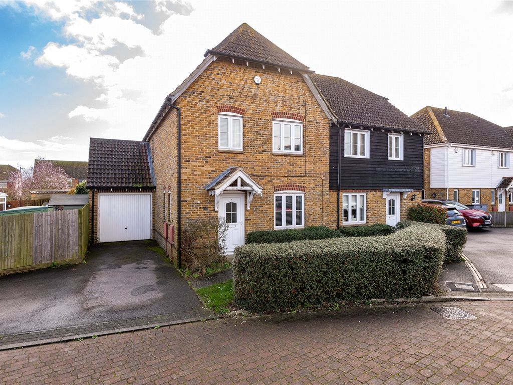 3 bed semidetached house for sale in Chetney View, Iwade