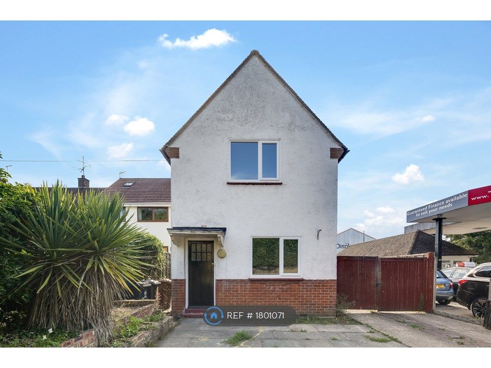 2 bed detached house to rent in Rye Street, Stortford CM23, £