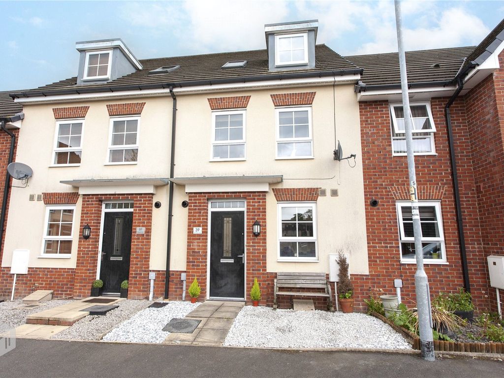 4 bed terraced house for sale in Rayleigh Close, Radcliffe, Manchester