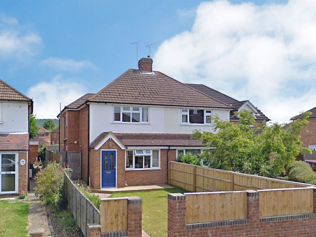 3 bed semidetached house for sale in Grenville Avenue, Wendover