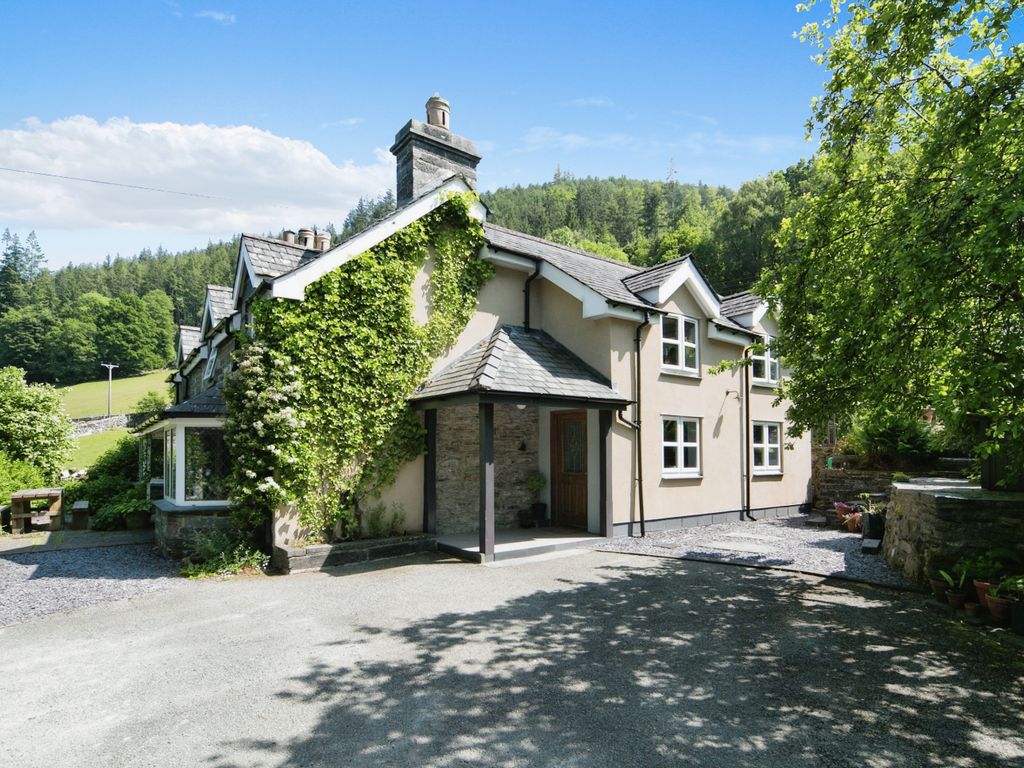4 bed detached house for sale in Ffordd Gethin, BetwsYCoed, Conwy