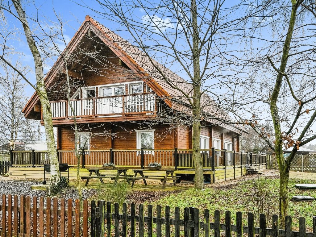 4 bed lodge for sale in Common Road, Pentney, King's Lynn PE32, £