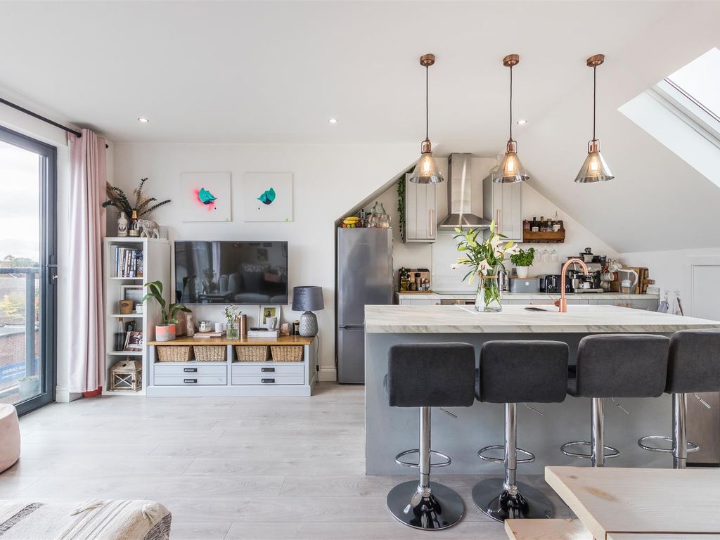 Approach Road, London SW20