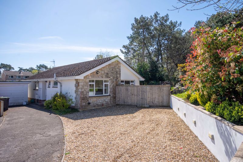 3 bed detached bungalow for sale in Filleul Road, Sandford, Wareham