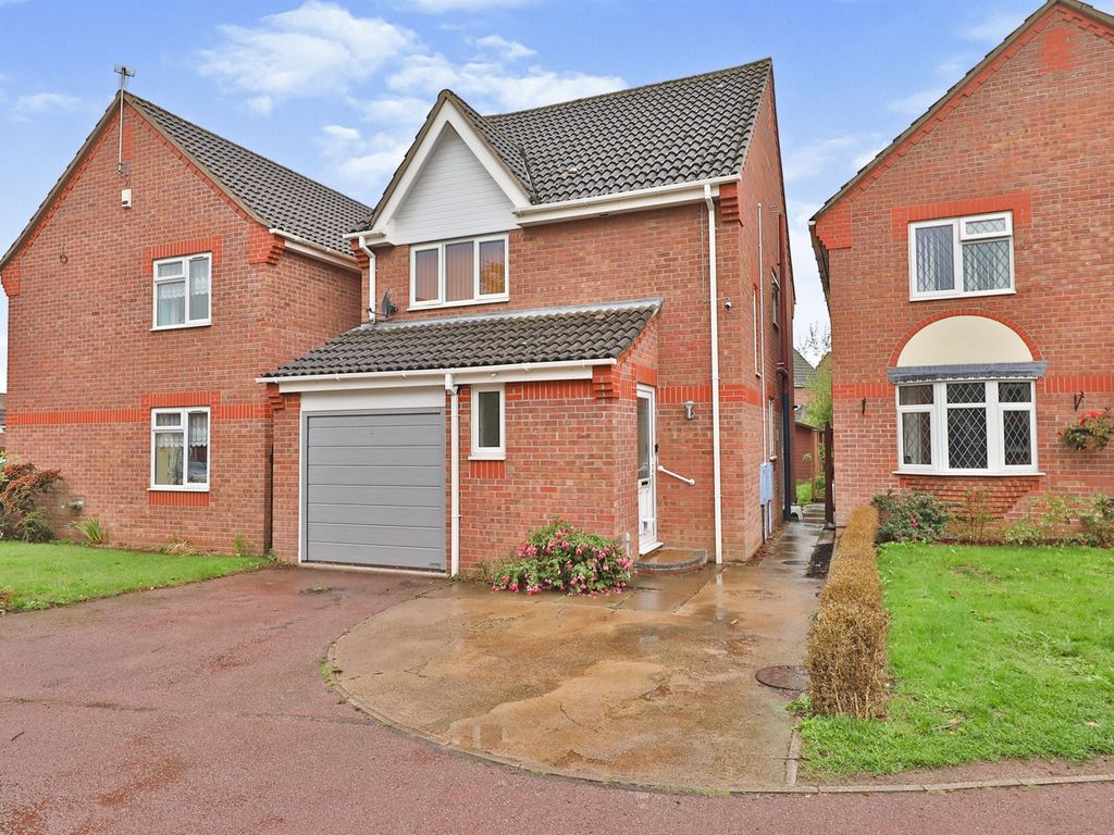 3 bed detached house for sale in St. Marys Grove, Sprowston, Norwich