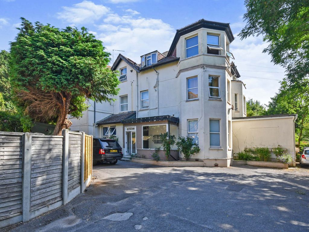 Gardens View, Bournemouth BH1  