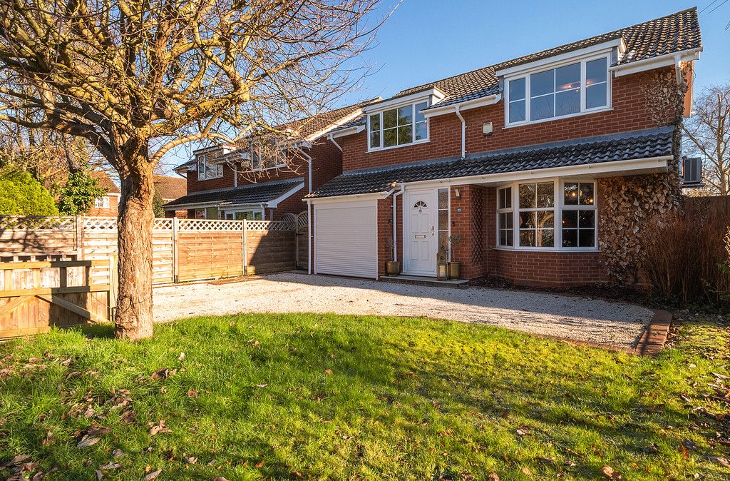 4 bed detached house for sale in Odingsell Drive Southam, Warwickshire