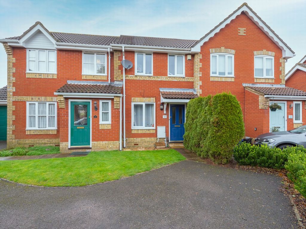 2 Bed Terraced House For Sale In Rodmel Court Farnborough Gu14 £