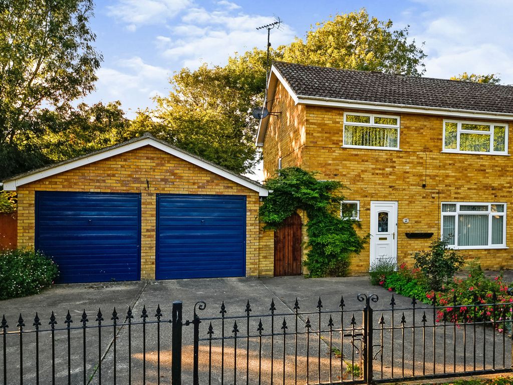 4 bed semidetached house for sale in Grey Sedge, King's Lynn PE30 Zoopla