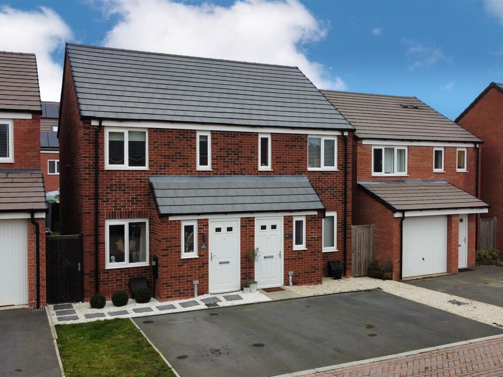 2 bed semidetached house for sale in Dove Close, Shepshed
