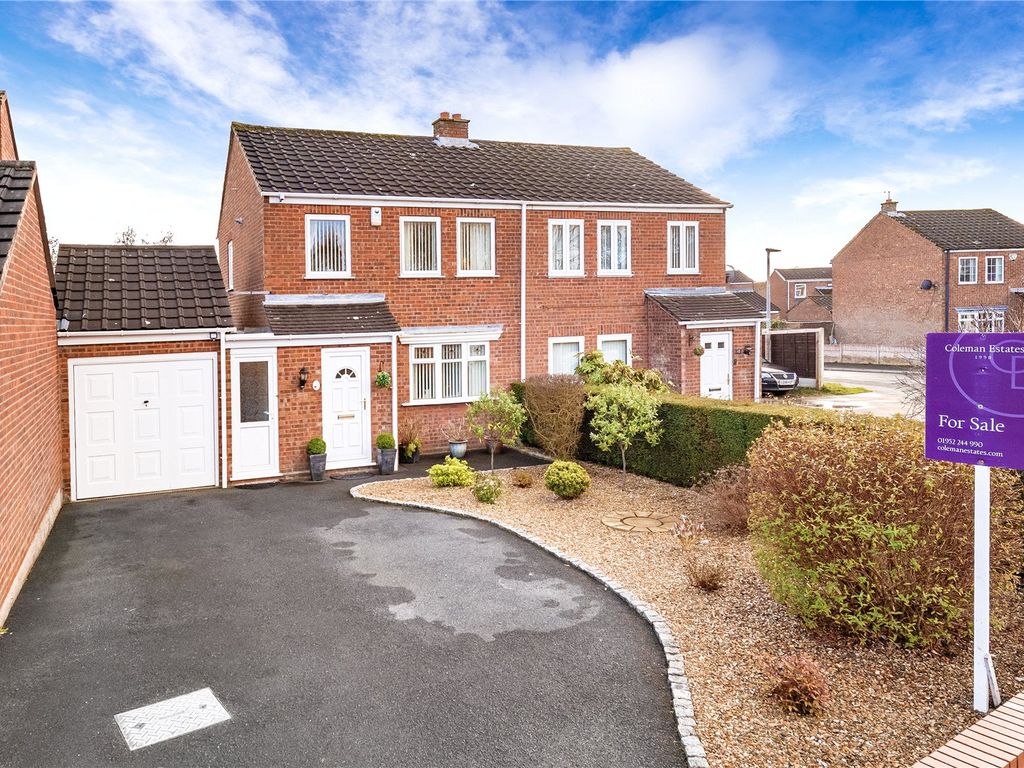3 bed semidetached house for sale in Drayton Way, Dawley, Telford