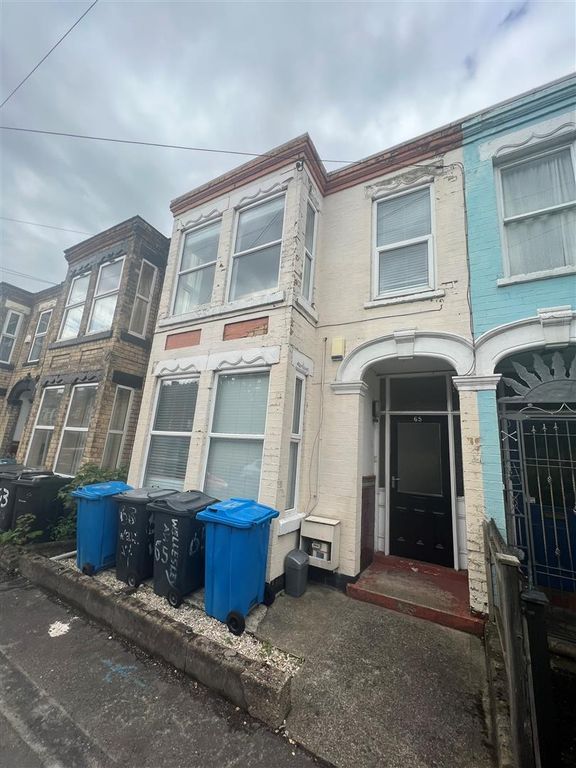 6 bed terraced house for sale in Wellesley Avenue, Beverley Road, Hull
