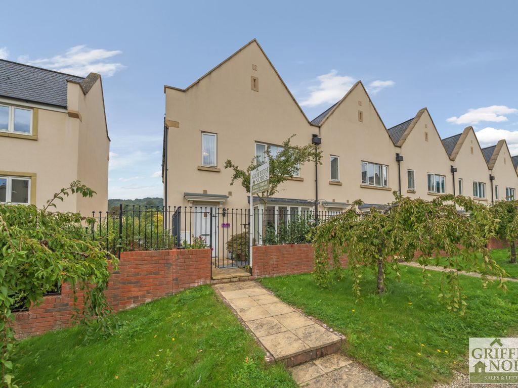 4 bed end terrace house for sale in Ricardo Drive, Dursley