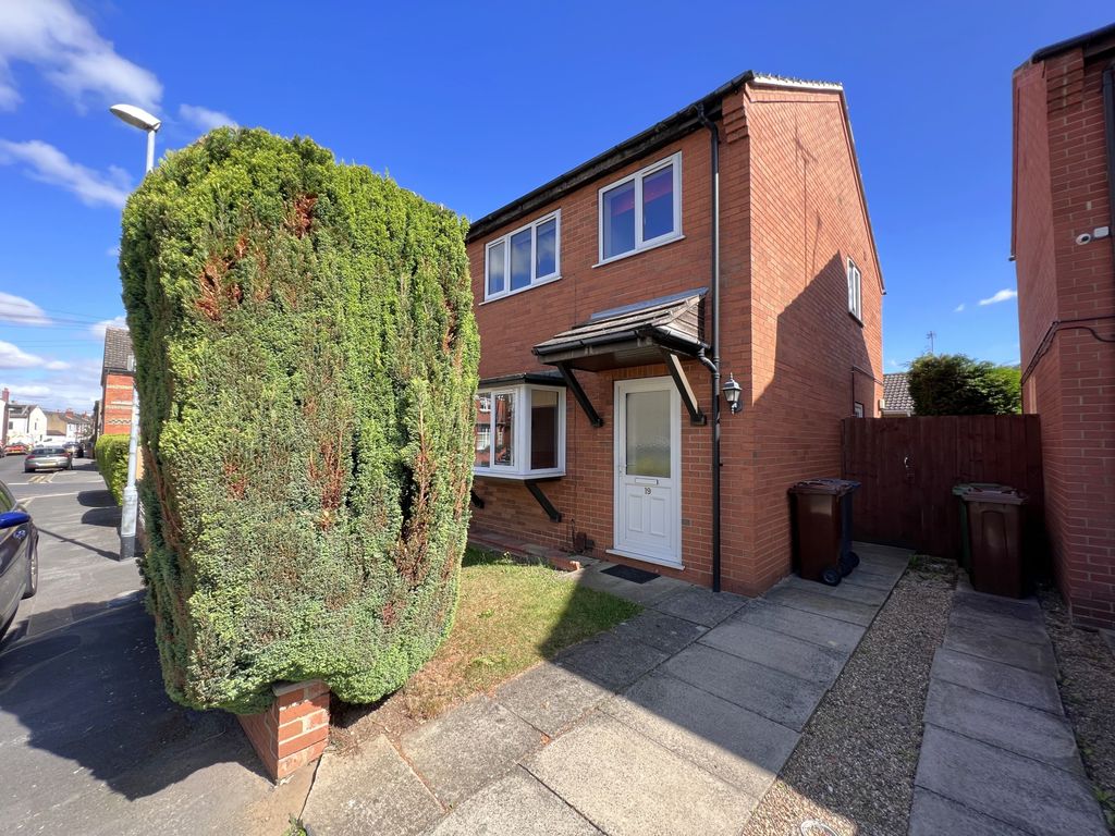 3 bed semidetached house for sale in Derby Street, Lincoln LN5, £