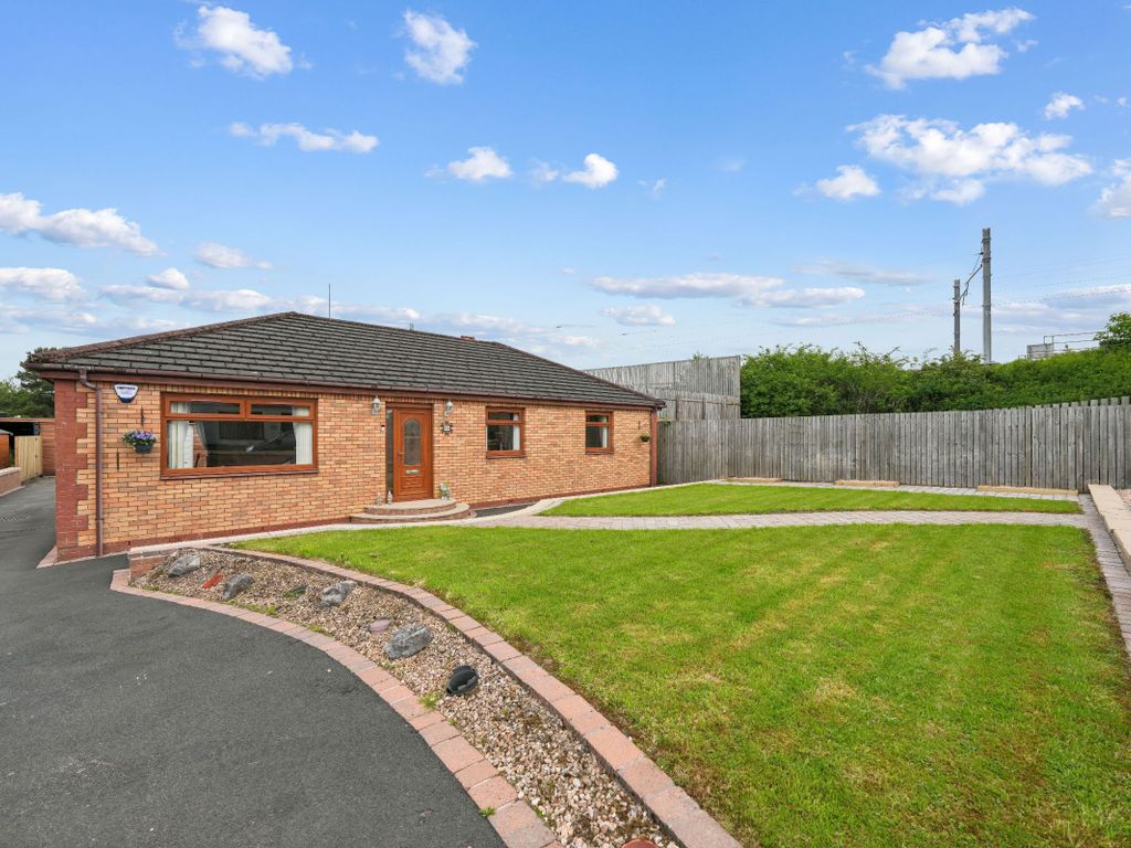 3 bed bungalow for sale in Rosehall Road, Shotts ML7, £220,000 Zoopla