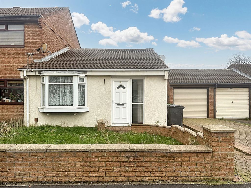 2 bed bungalow to rent in Vernon Close, South Shields NE33, £650 pcm Zoopla