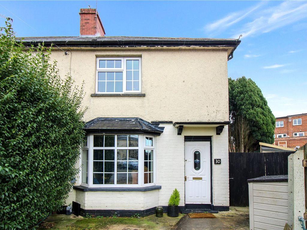 3 bed semidetached house for sale in Willows Avenue, Swindon