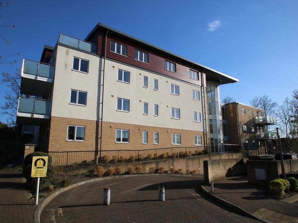 2 bed flat to rent in Station Approach, Sanderstead Road, Sanderstead