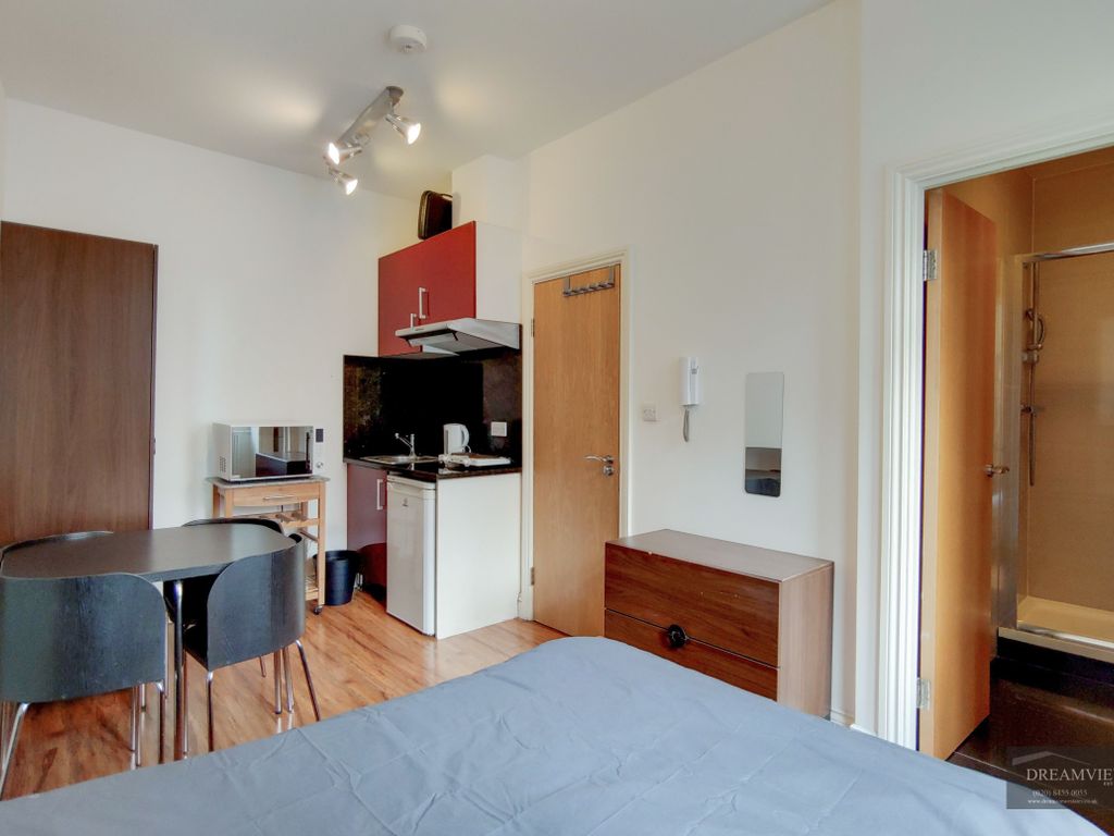 Studio to rent in Manningtree Street, London E1, £1,300 pcm Zoopla