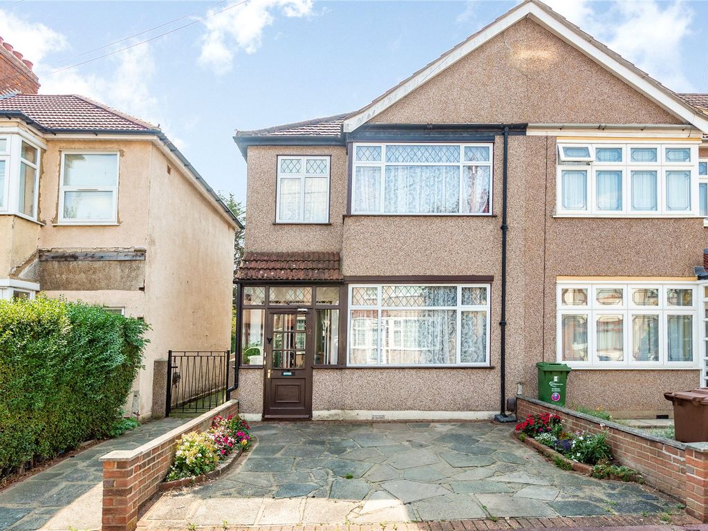 3 bed end terrace house for sale in Hamden Crescent, Dagenham RM10 Zoopla