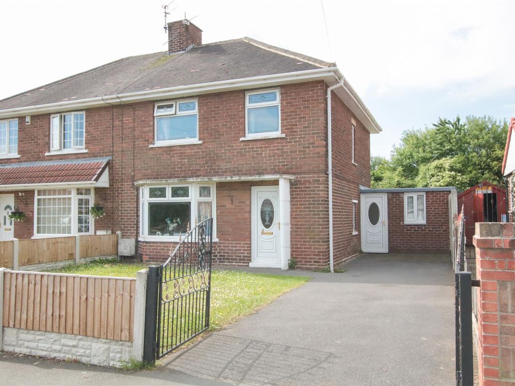 3 bed semidetached house for sale in Tait Avenue, Edlington, Doncaster