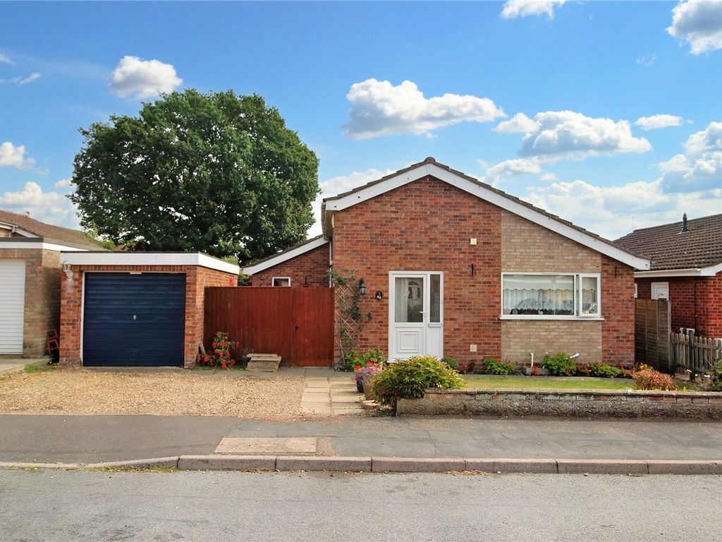 3 bed bungalow for sale in St. Marys Road, Poringland, Norwich, Norfolk