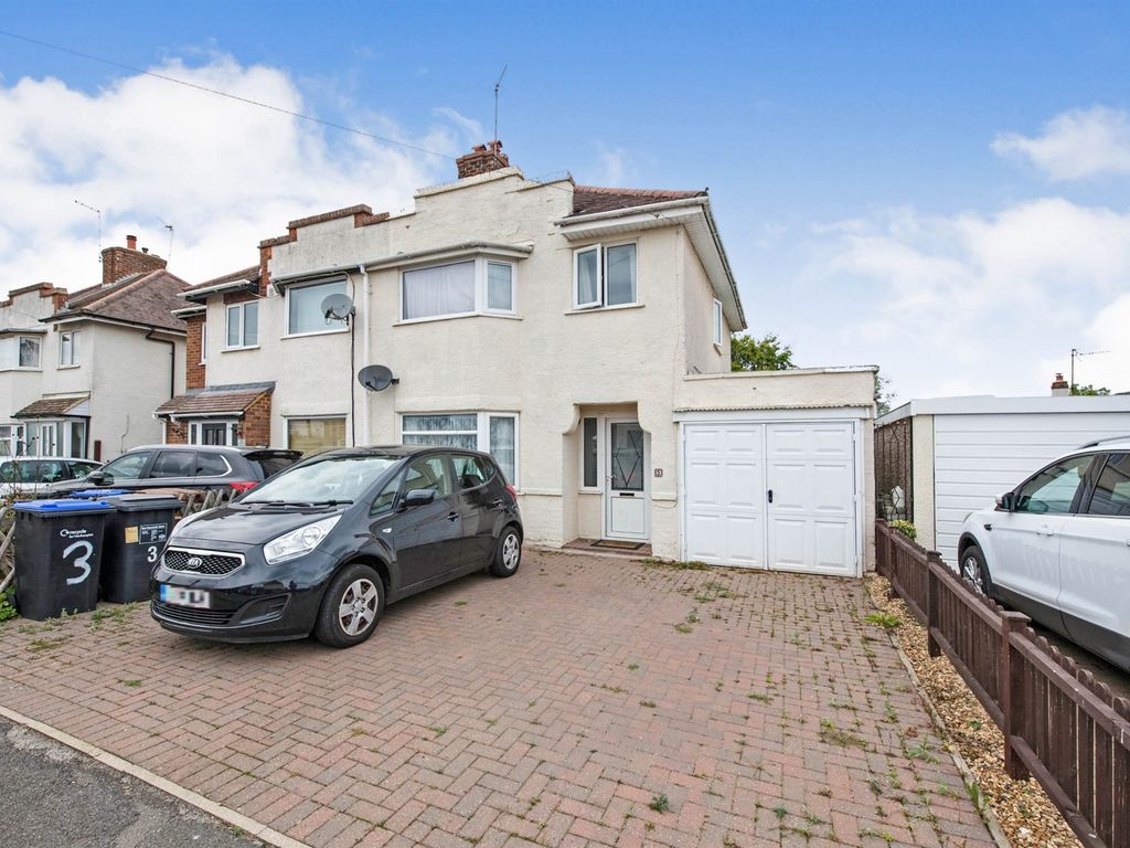 3 bed semidetached house for sale in Greenhills Road, Kingsthorpe