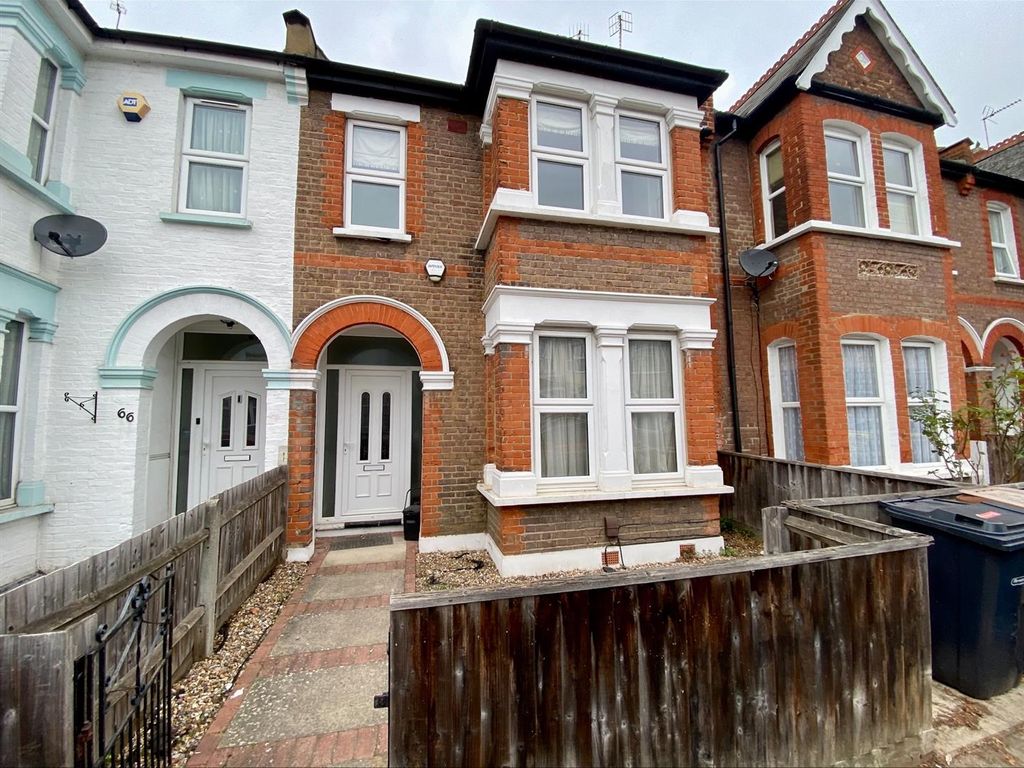4 bed semidetached house to rent in Butler Road, Harrow HA1, £2,500
