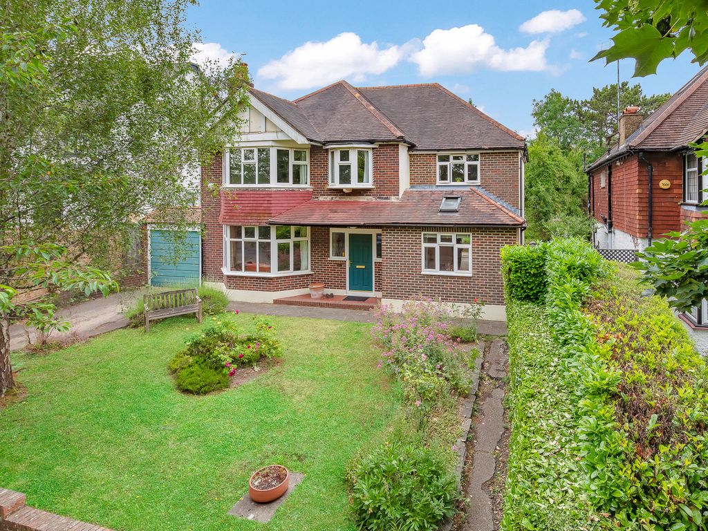 5 bed detached house for sale in Howard Road, Coulsdon CR5, £875,000